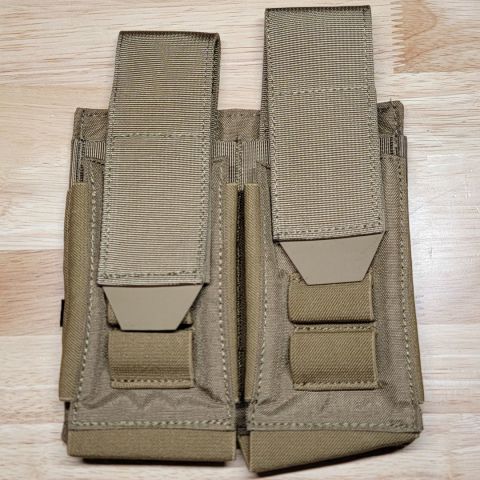 Armored Republic mag carrier