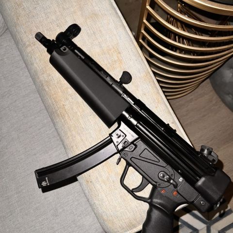 Mac5 (mp5 clone)