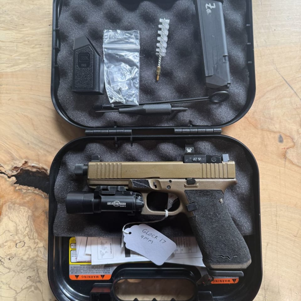 Image 2 - Glock 17 