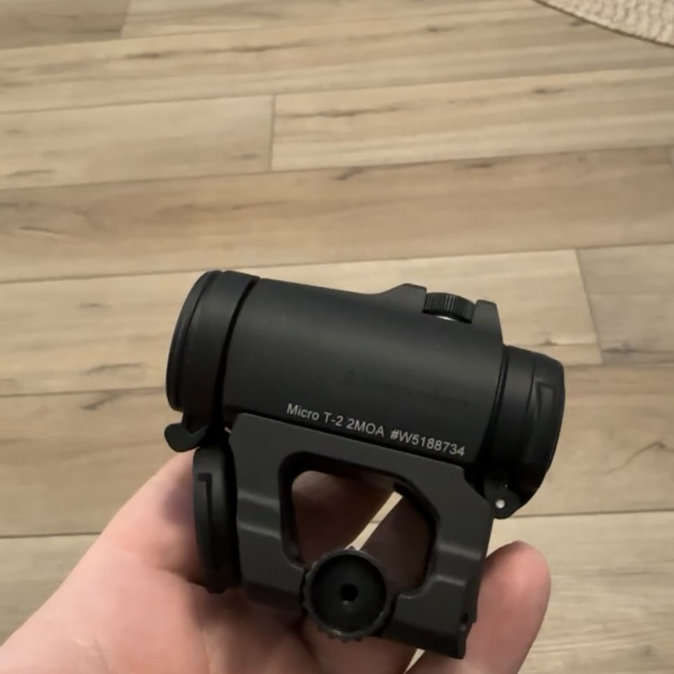 Image 1 - Aimpoint t2 on scalarwerks mnt