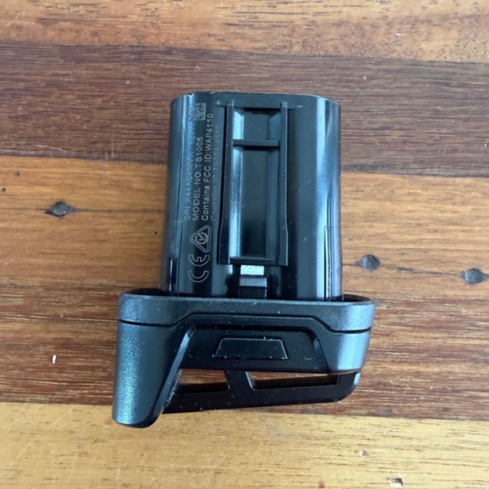Image 5 - Taser 7 Rev U & V bundle NEW