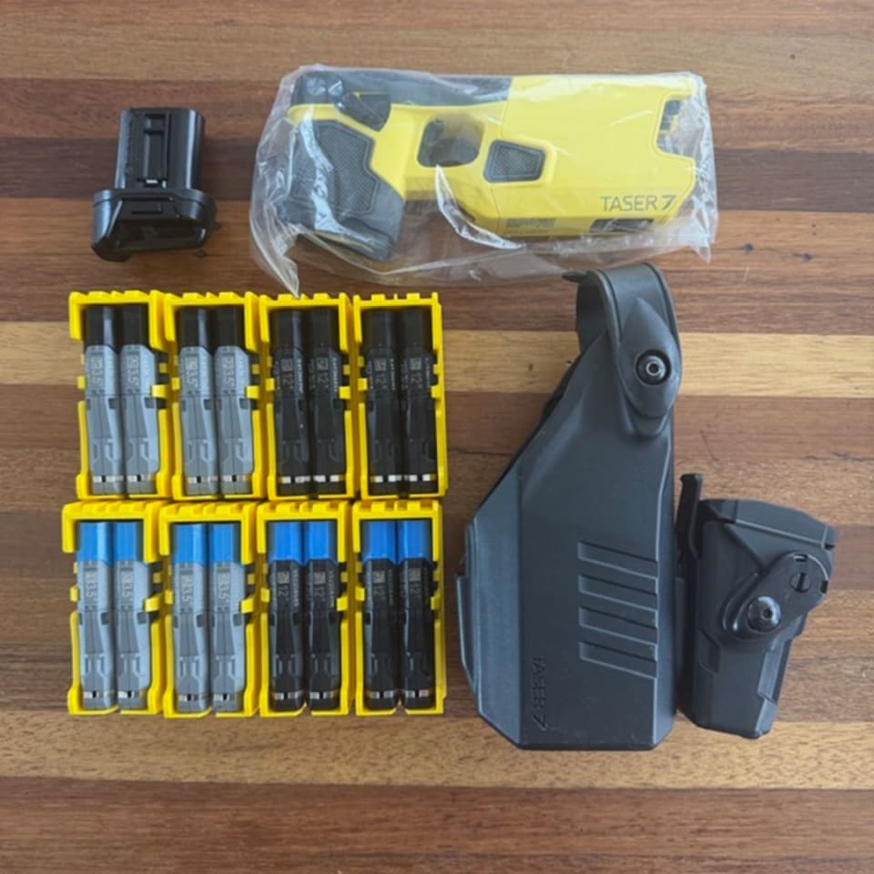 Image 1 - Taser 7 Rev U & V bundle NEW