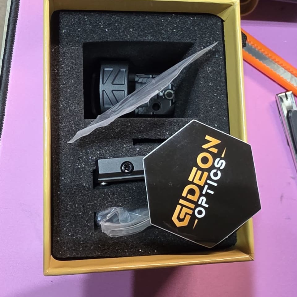 Image 3 - Gideon Judge XL 