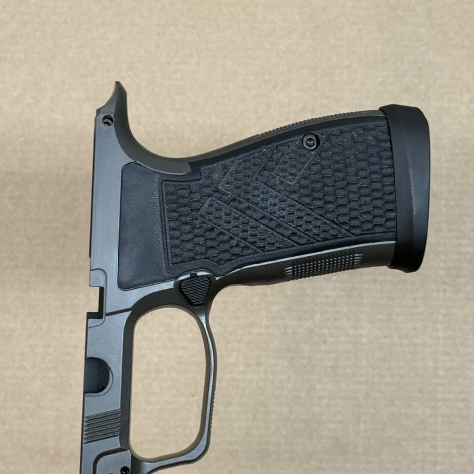 Image 3 - *ACTIVE* Sig P365 AXG Grip
