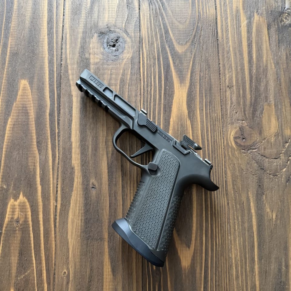 Image 1 - Brouwer M1823 Steel Grip 