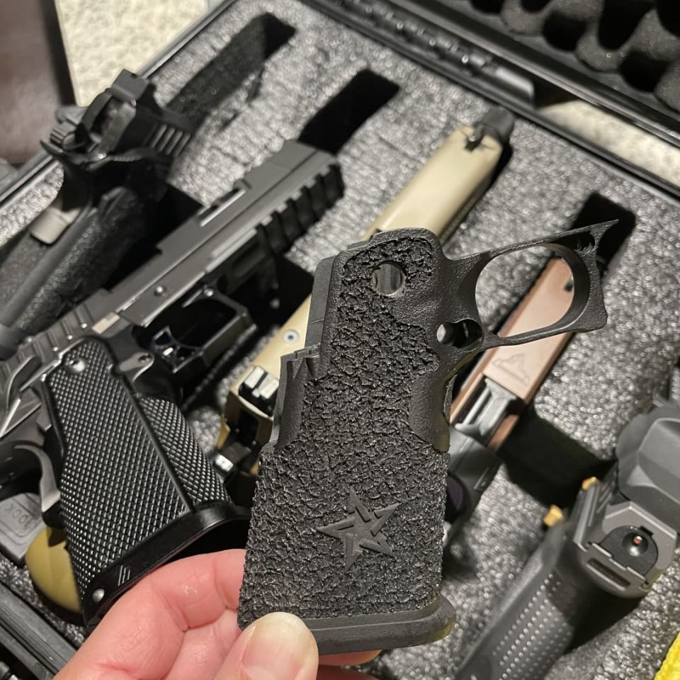 Image 1 - Stippled staccato grip 17rd 