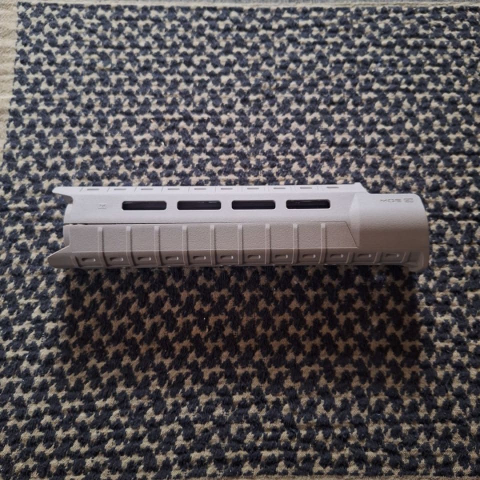 Image 2 - Magpul SL Mid length Handguard