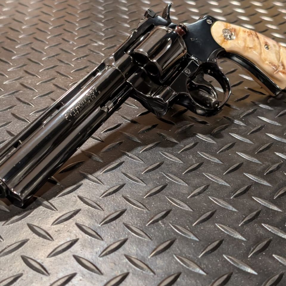 Image 2 - 1974 Royal Blue Colt Python