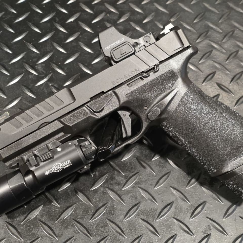 Image 3 - LNIB Springfield Echelon Comp