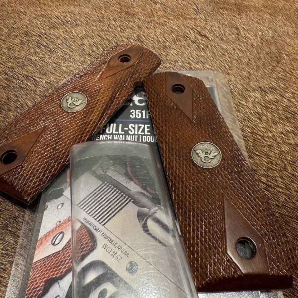 Image 4 - Wilson Combat 1911 grips