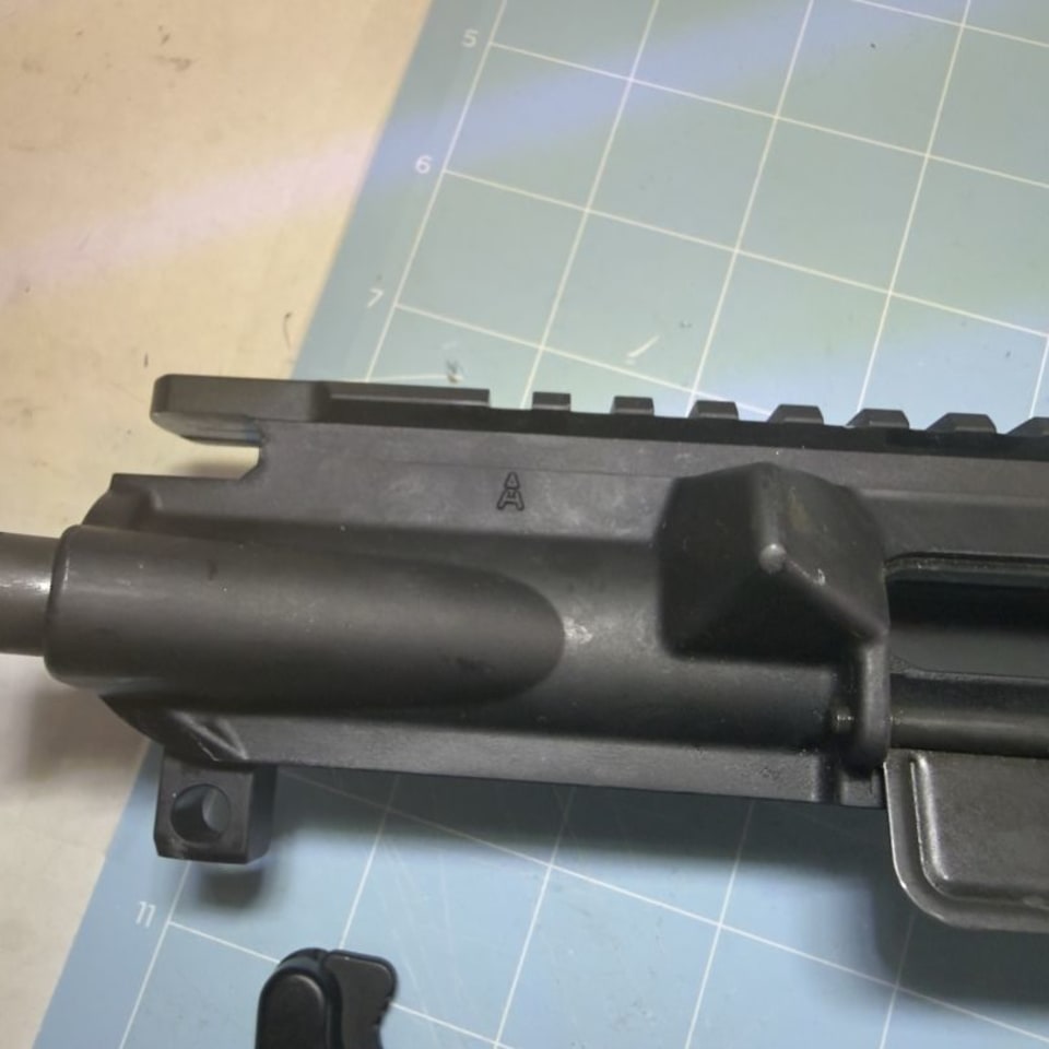 Image 5 - M4A1 Mod II contract upper
