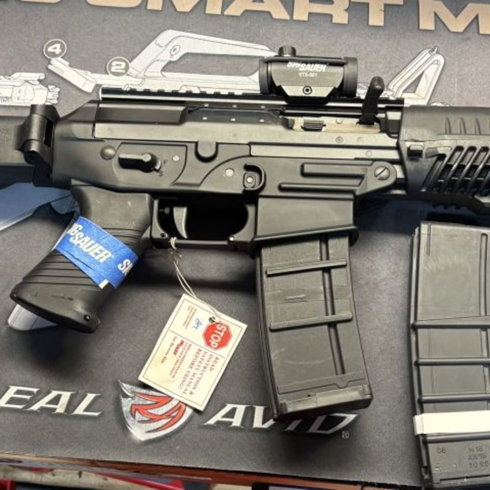 Image 3 - SIG P556