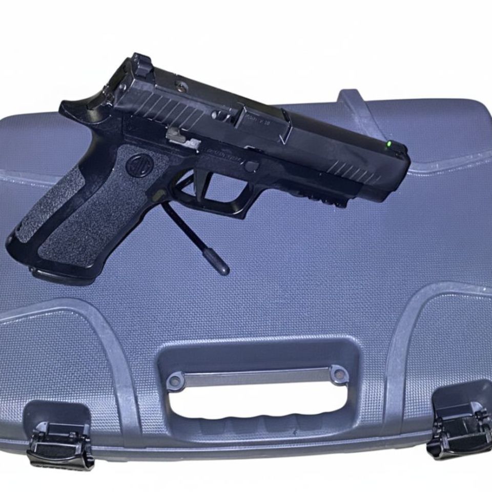 Image 4 - SIG Sauer XFull 9mm with 1 mag