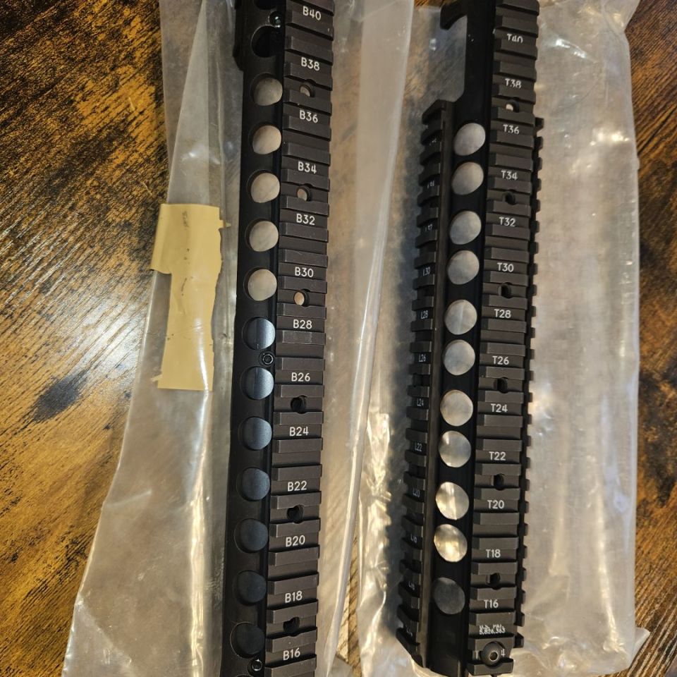 Image 2 - New Old Stock Knights M5 rail