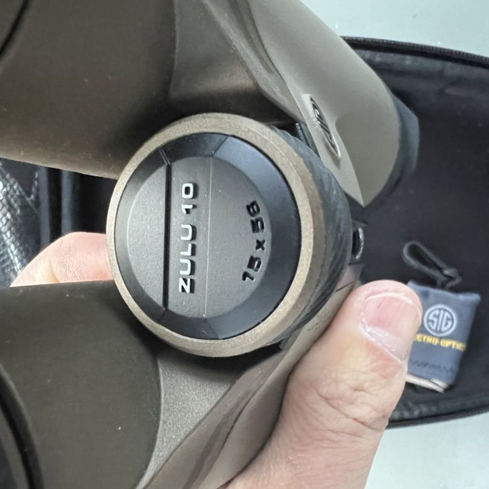 Image 3 - Sig Zulu 10 15x56 Binos