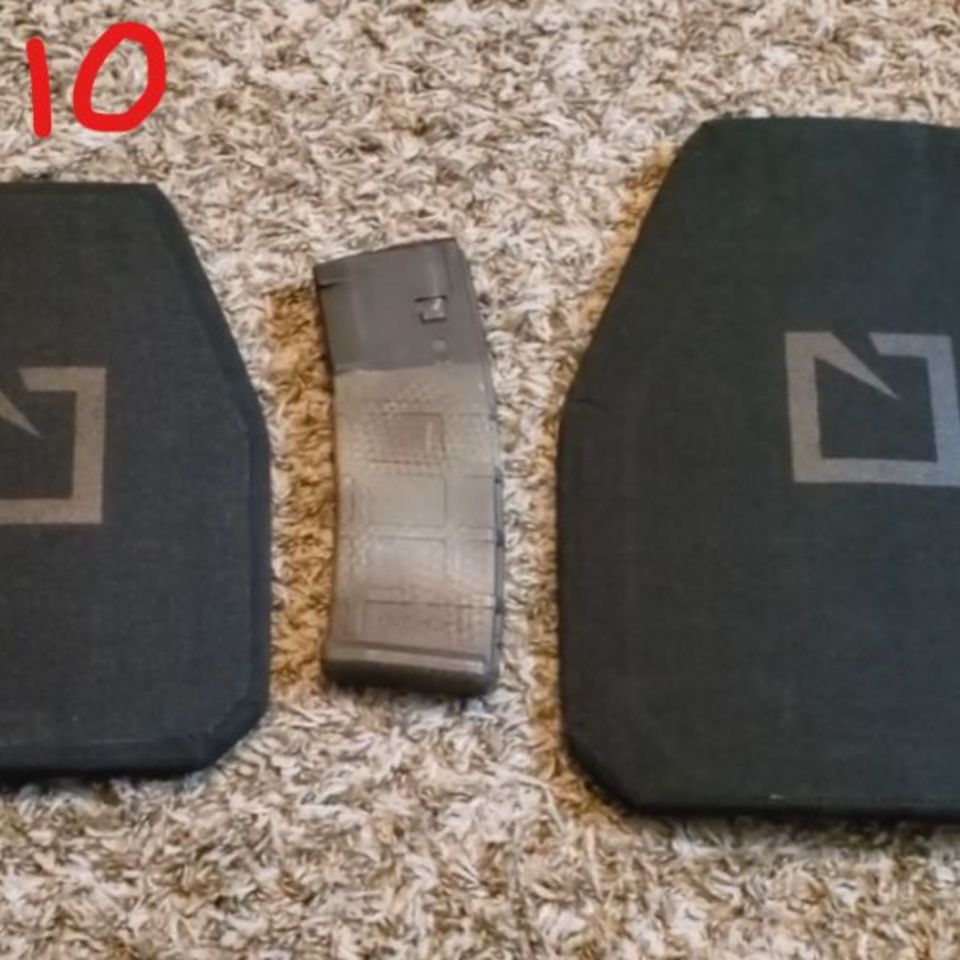 Image 3 - WANT TO BUY - HESCO L210 8x10 