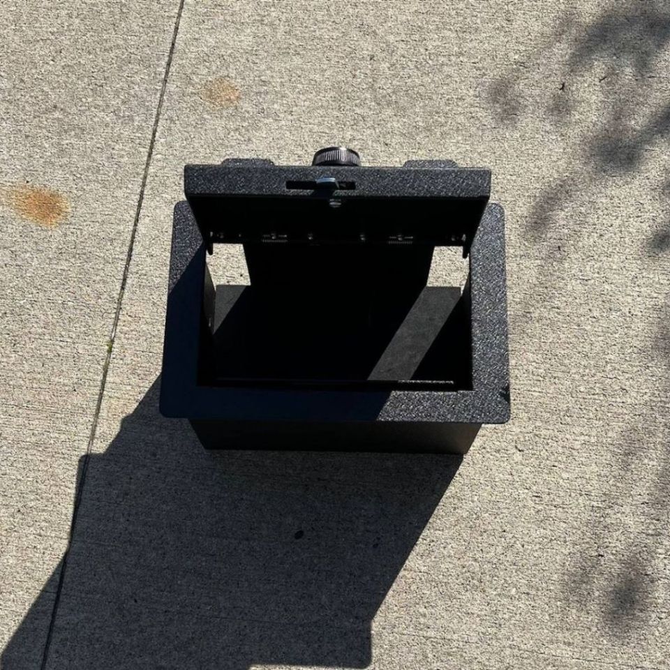 Image 2 - Chevrolet Center Console Vault