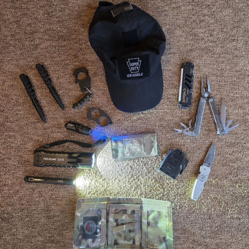 Image 1 - Lot of gear