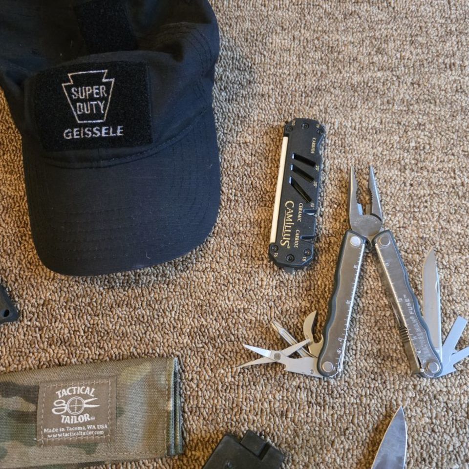 Image 5 - Lot of gear