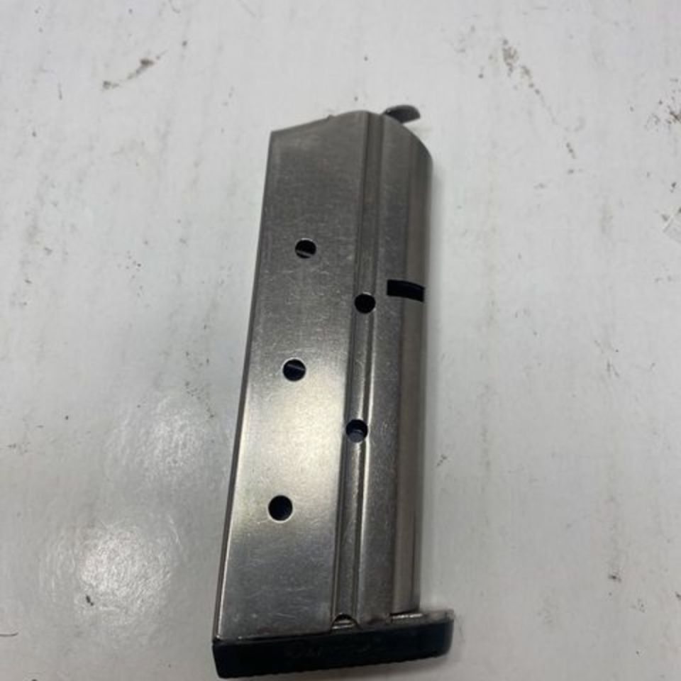 Image 4 - Various pistol mags