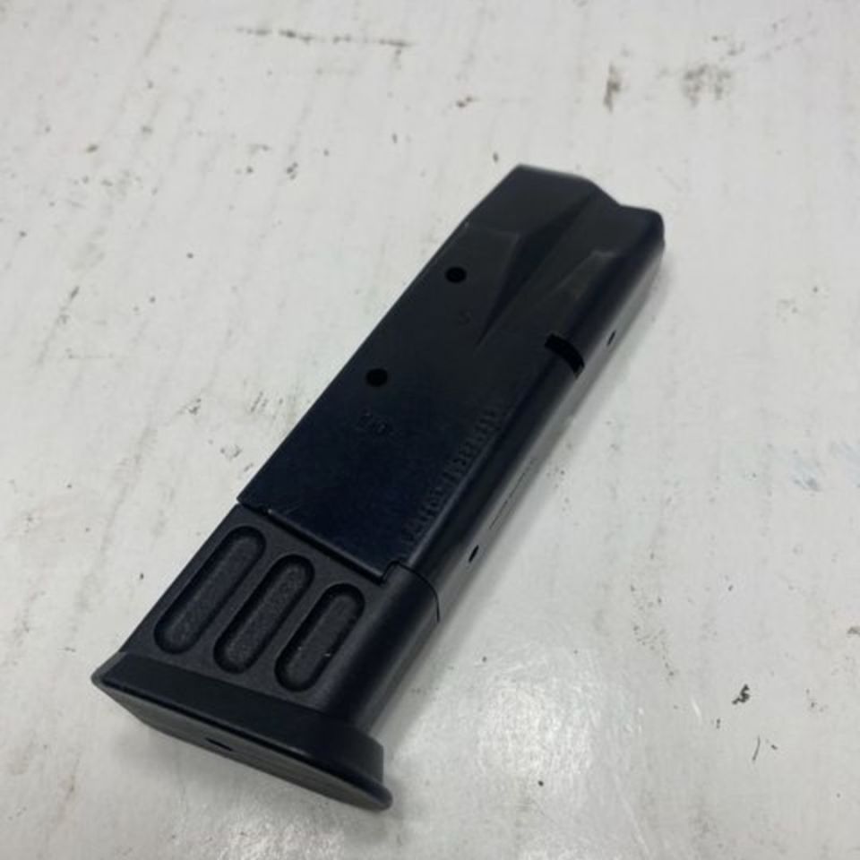Image 5 - Various pistol mags