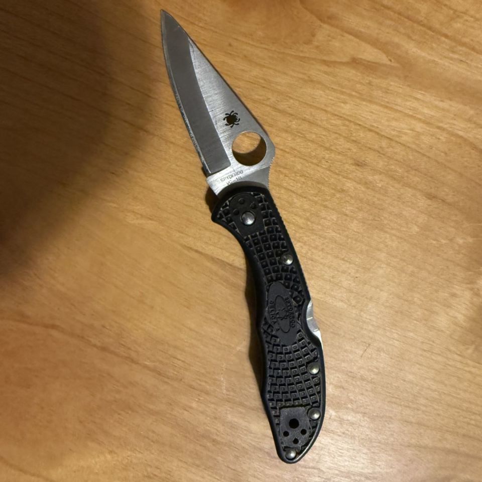 Image 2 - Spyderco Delica 4 w/ Ti clip