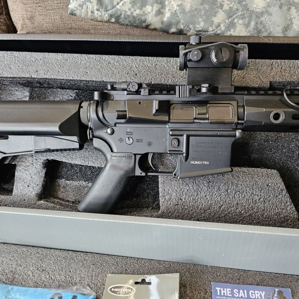 Image 2 - Umbrella Corp AEG M4