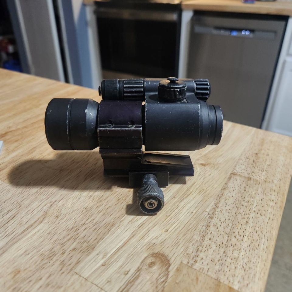 Image 2 - Aimpoint Comp M2