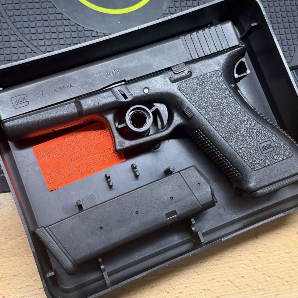 Image 4 - Glock 17 Gen 2 NM 