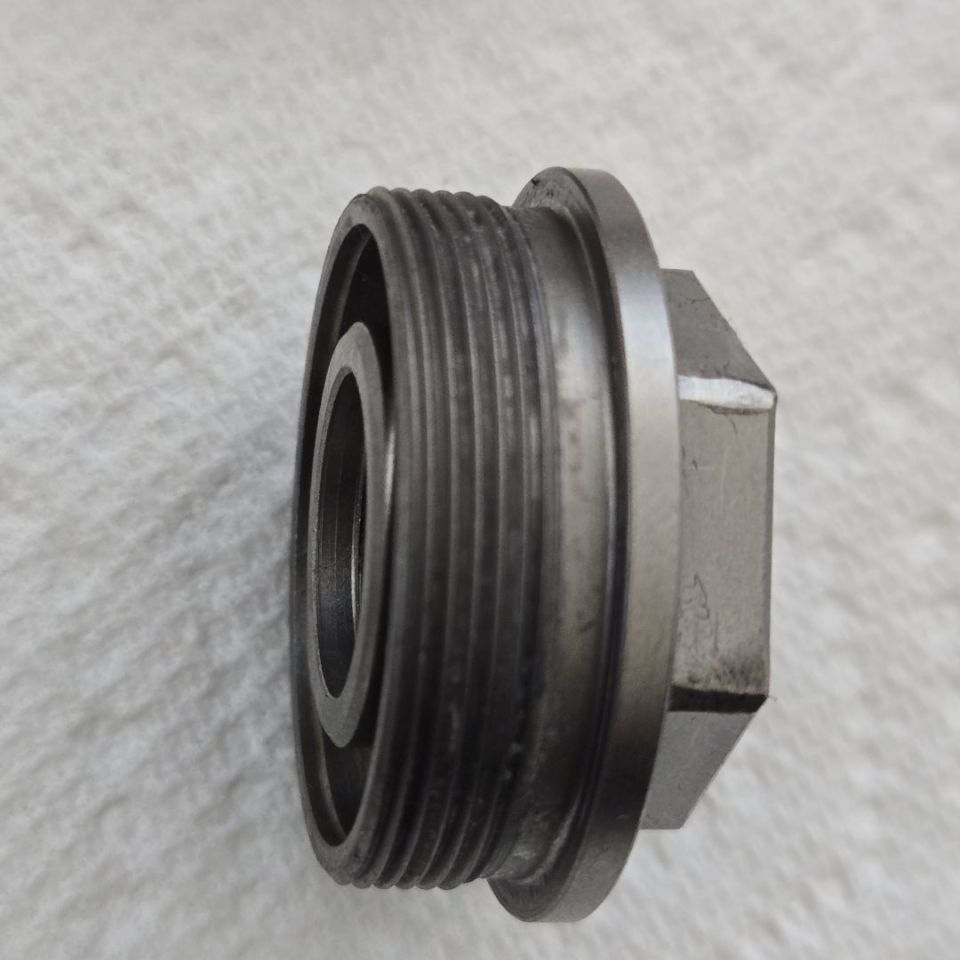 Image 3 - Thread adapters/mini comp