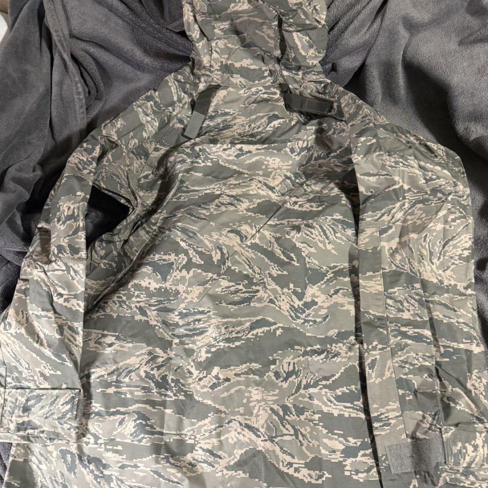 Image 2 - Digital Tiger Stripe Parka New