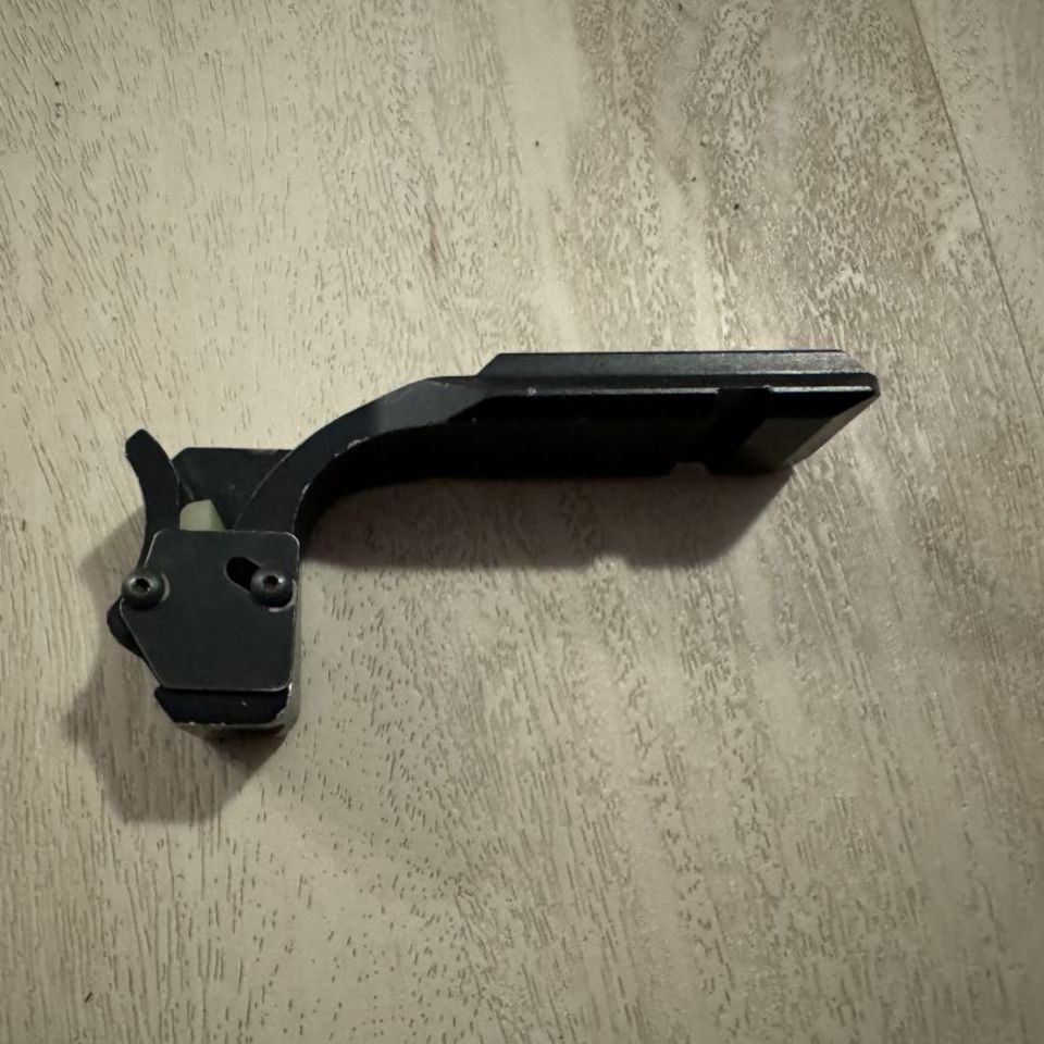 Image 2 - Surefire MR11 beretta mount