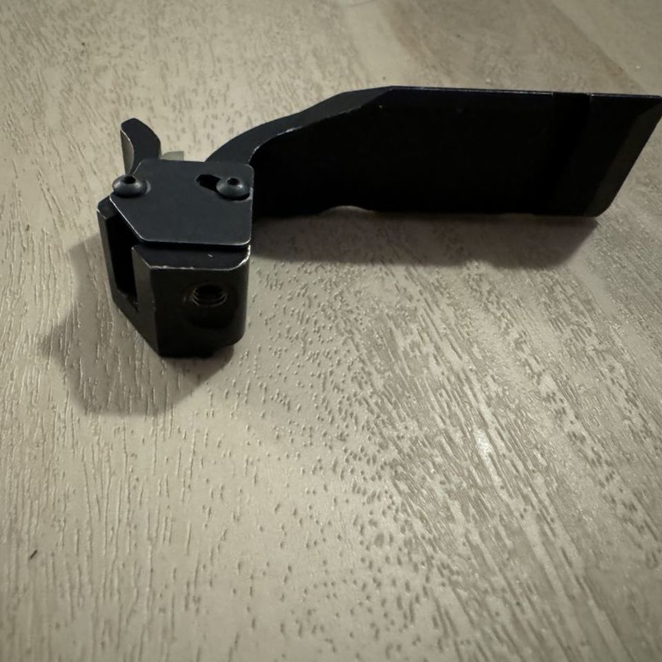 Image 3 - Surefire MR11 beretta mount