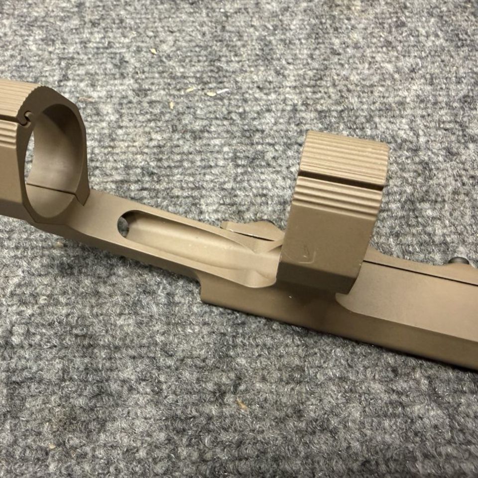 Image 2 - Aero Precision light 30mm moun