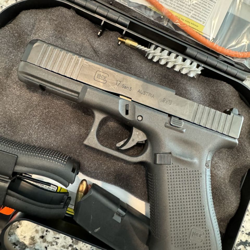 Image 2 - Glock 17 Gen 5 MOS 