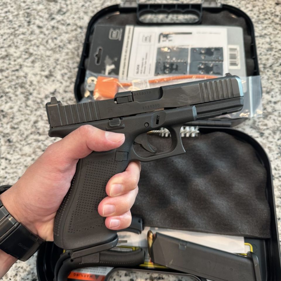 Image 3 - Glock 17 Gen 5 MOS 