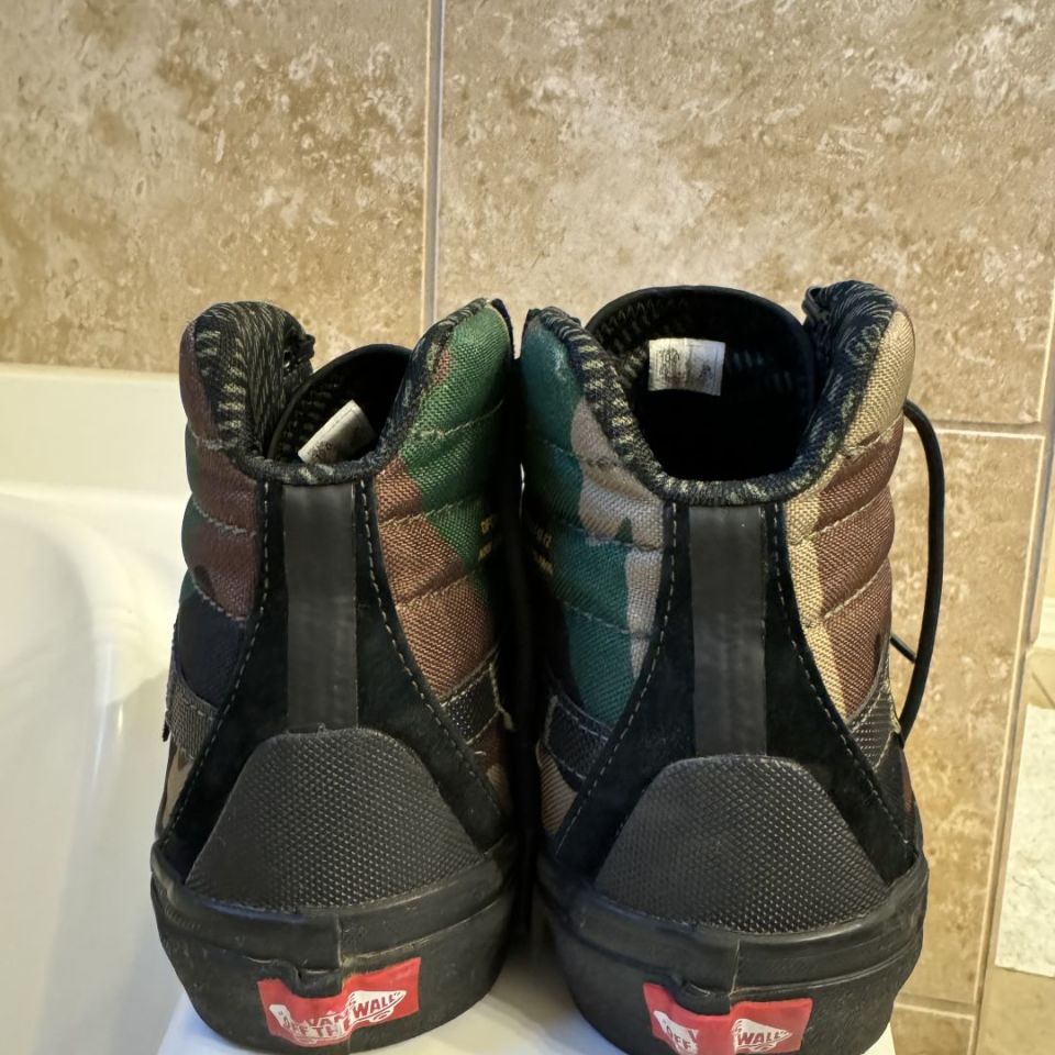 Image 4 - Defcon Vans 10.5