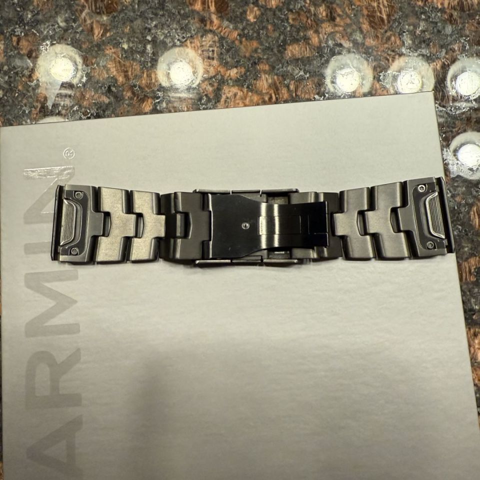 Image 3 - Garmin Vented Bracelet 26MM