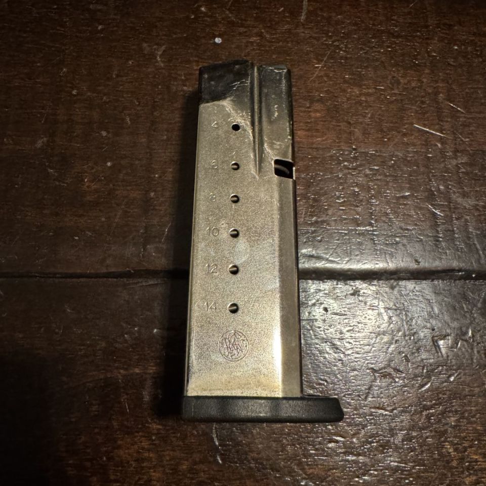 Image 2 - *PRICE DROP* S&W SD40 VE 14 rd mag .40 cal