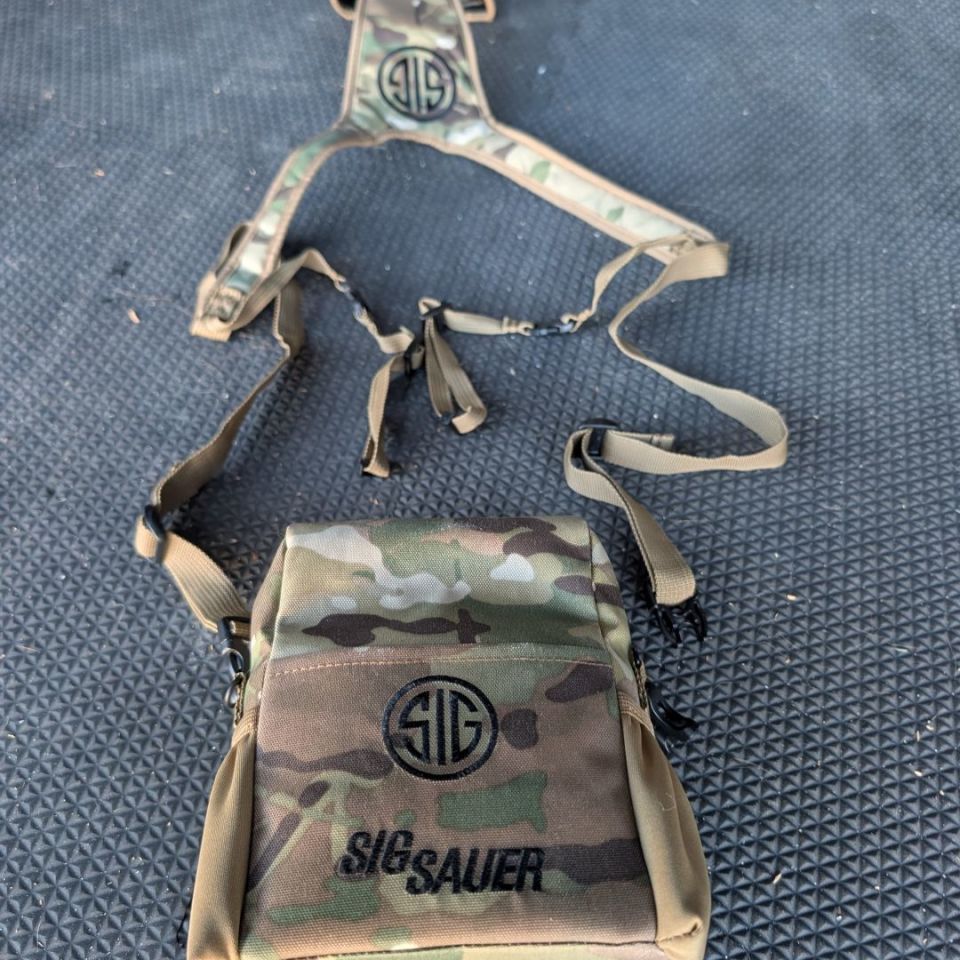 Image 2 - Sig Bino Chest Rig