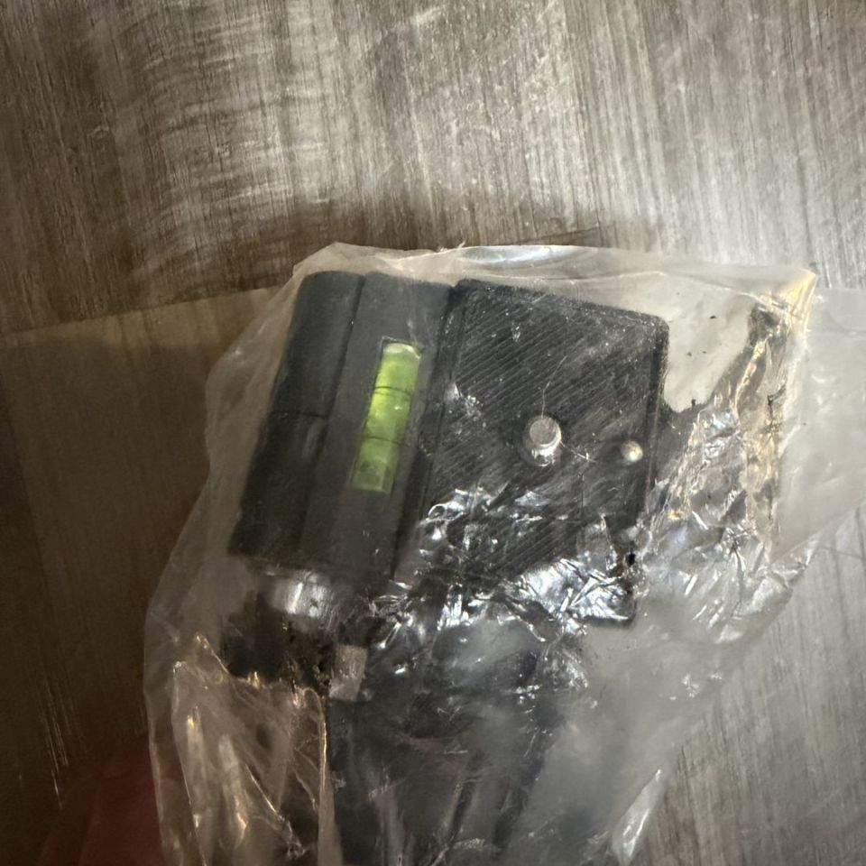 Image 2 - Brunton carbon fiber tripod