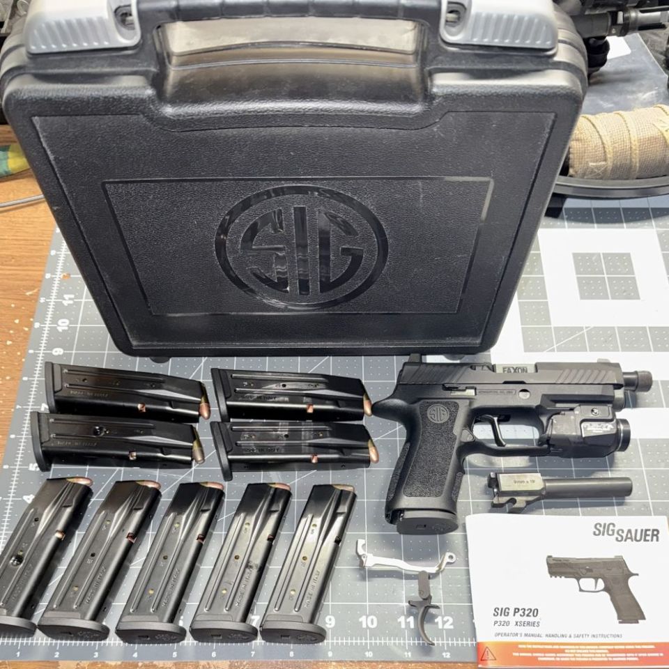 Image 3 - P320 w/ mags, light, holsters