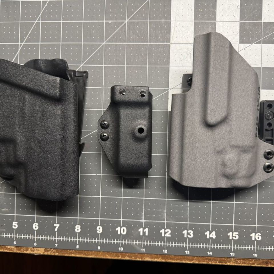 Image 5 - P320 w/ mags, light, holsters
