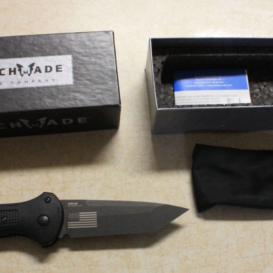 Image 2 - Benchmade Claymore/ Spyderco 