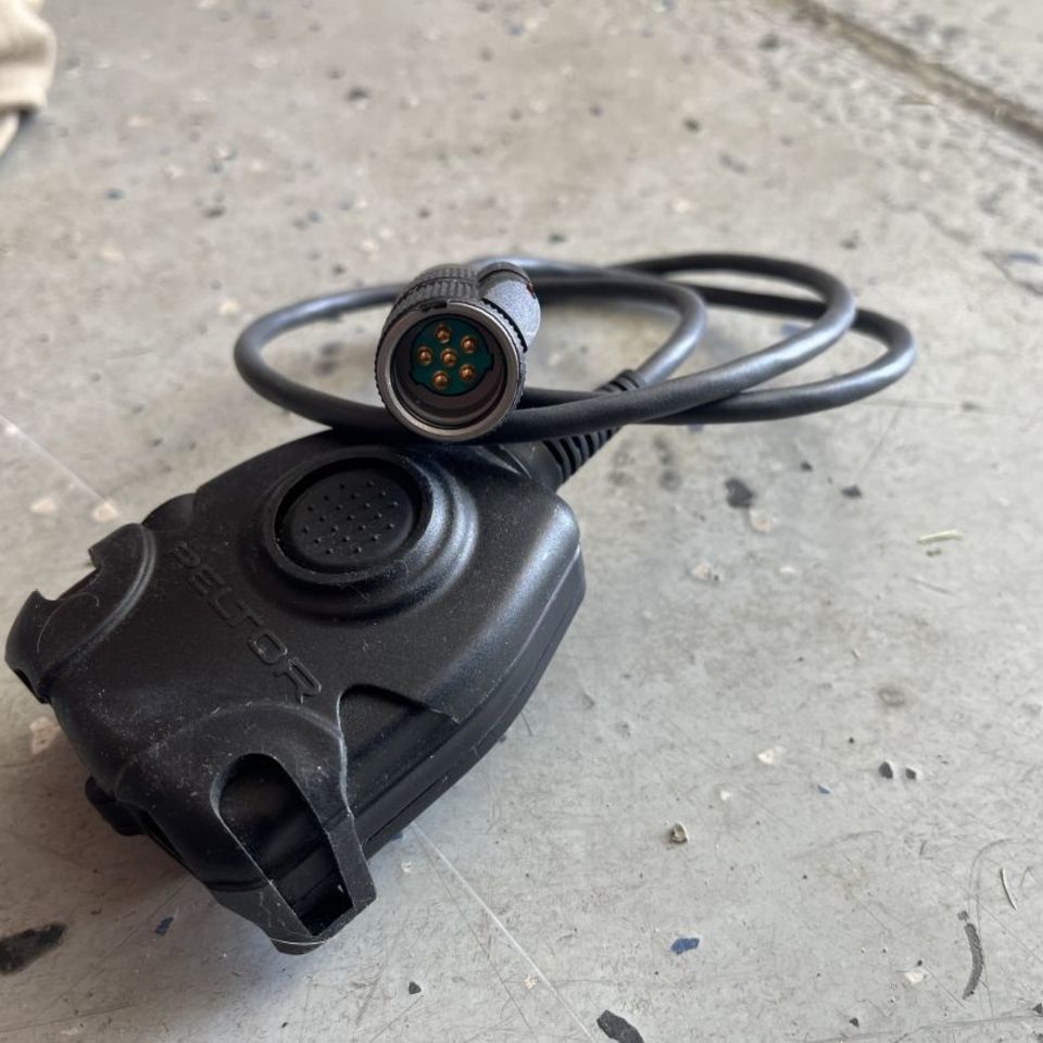 Image 2 - Peltor/Tactical Command PTT’s