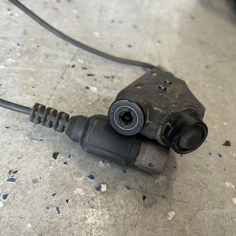 Image 4 - Peltor/Tactical Command PTT’s