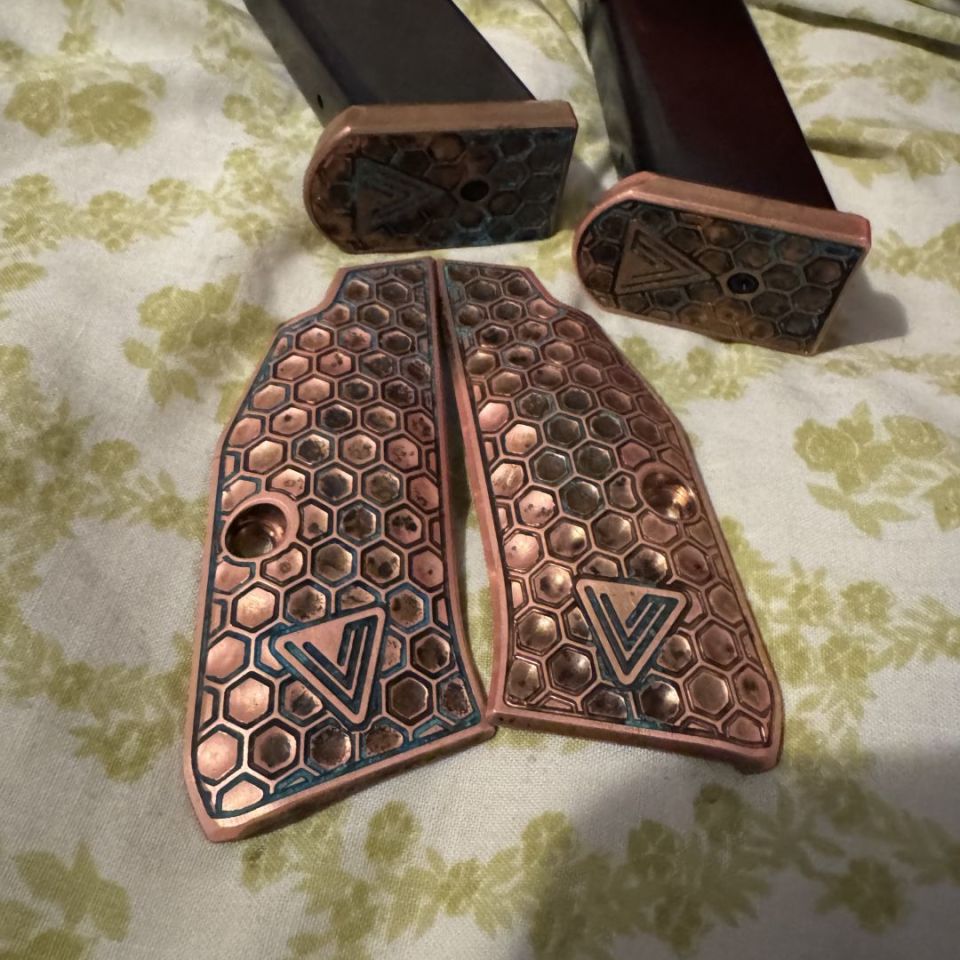 Image 1 - Vtal Copper Grips and base pad