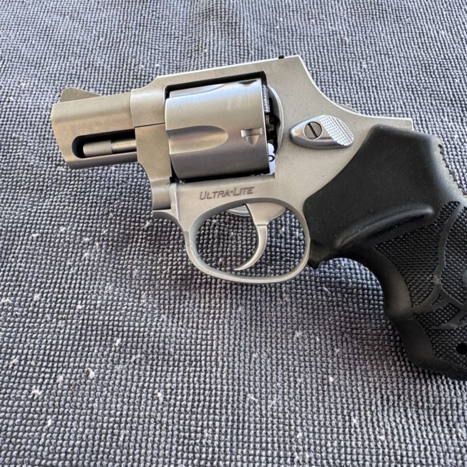 Image 2 - Taurus M380 FS/FT