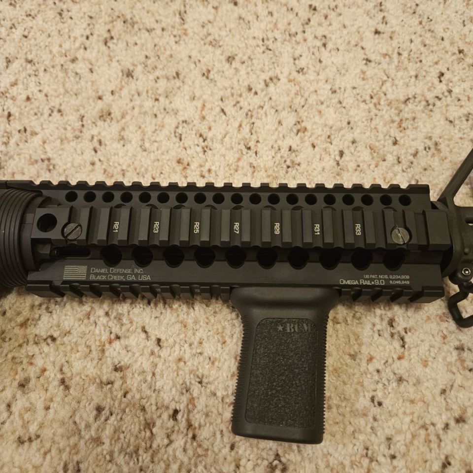 Image 3 - Springfield Saint AR-15