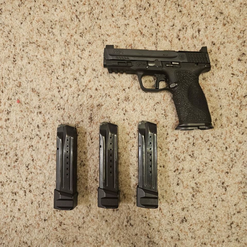 Image 4 - S&W m&P 2.0